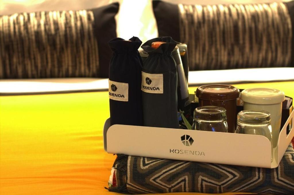 Kosenda Hotel Джакарта Екстериор снимка